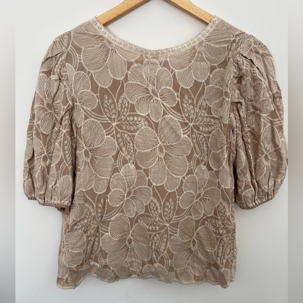 Solitaire Women's White Beige Floral Embroidered Puffed Sleeve Blouse Size M - Picture 3 of 3